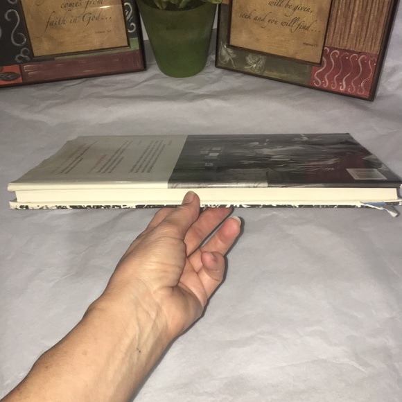 Home of the brave contemporary American immigrants hardback coffee table book - Picture 4 of 17